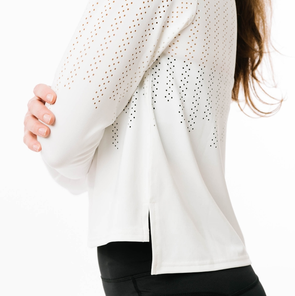 Zyia 1635 white chillcicle crop long T RC. NWT XXL